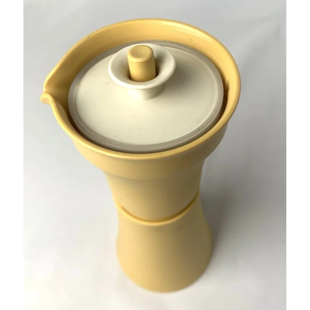 Tupperware Oil Vinegar Cruet Vintage Harvest Gold